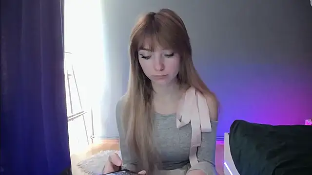 LuciaYoung online show from 03/19/25, 10:22