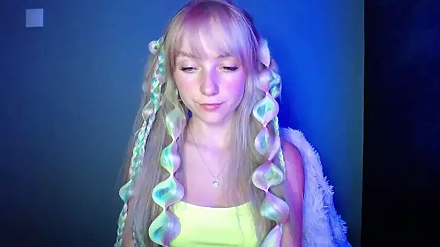 LuciaYoung online show from 09/12/25, 06:30