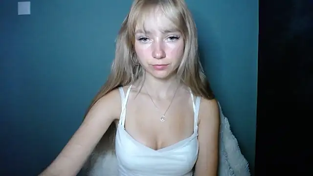 LuciaYoung online show from 09/13/25, 06:35