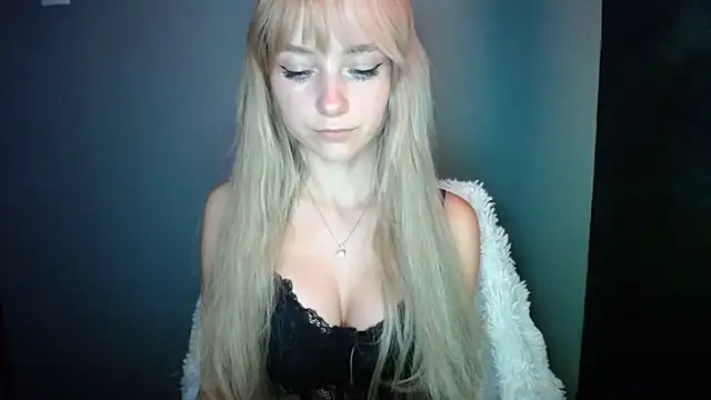 LuciaYoung online show from 09/24/25, 06:33