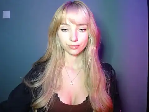 LuciaYoung online show from 10/06/25, 06:27