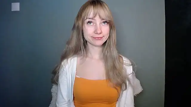 LuciaYoung online show from 01/12/26, 07:35