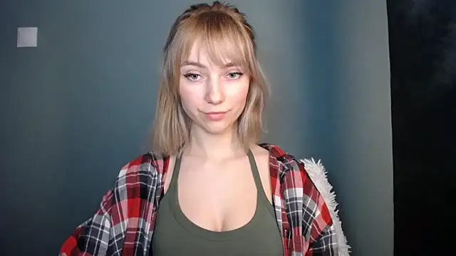 LuciaYoung online show from 02/23/26, 08:06