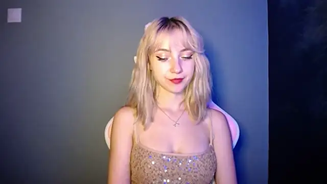 LuciaYoung online show from 07/05/26, 06:15