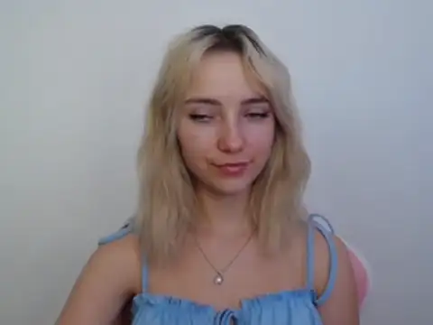 LuciaYoung online show from 07/25/26, 06:44