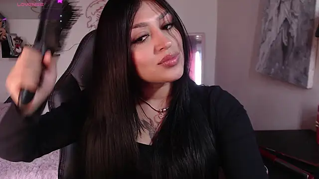 MissDennise online show from 10/23/25, 05:33