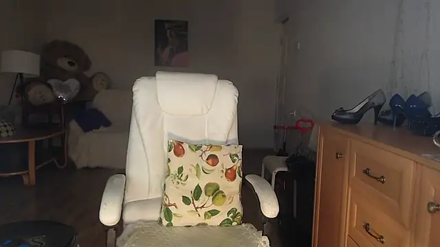Snapshot of V-Alice chatting on 09/10/25, 03:45 V-Alice online show from 09/10/25, 03:45