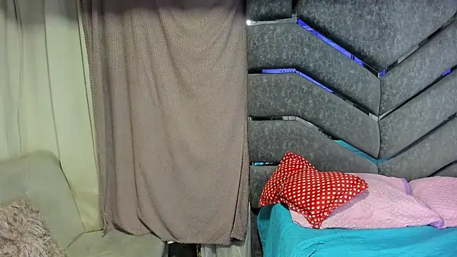 Latinos couples online show from 01/14/25, 06:45