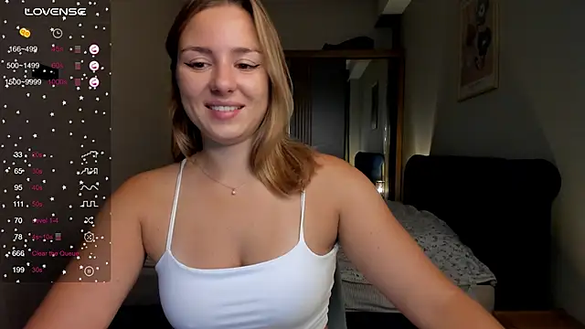 Snapshot of ThreeshaWhite chatting on 09/11/25, 04:56 ThreeshaWhite online show from 09/11/25, 04:56