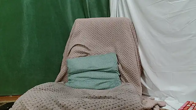 Luckyalice 4u online show from 04/21/26, 07:06