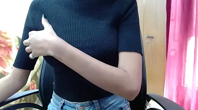 Snapshot of sexy_ishu chatting on 02/18/25, 08:49 sexy ishu online show from 02/18/25, 08:49