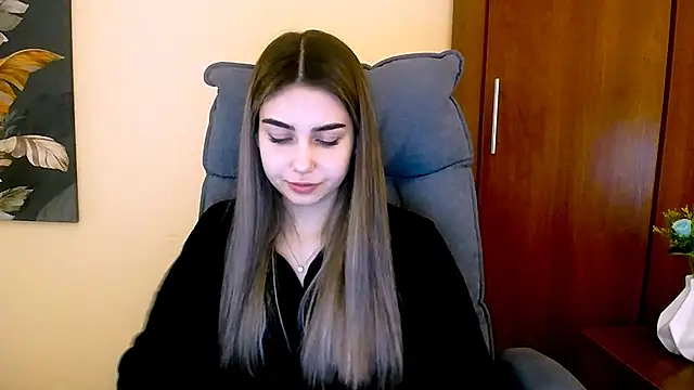 Snapshot of Lili_magic chatting on 01/28/25, 03:25 Lili magic online show from 01/28/25, 03:25