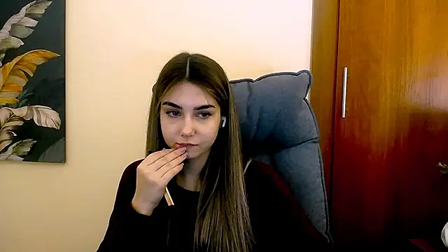 Snapshot of Lili_magic chatting on 01/31/25, 12:51 Lili magic online show from 01/31/25, 12:51