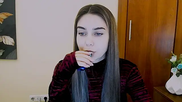 Snapshot of Lili_magic chatting on 02/05/25, 03:42 Lili magic online show from 02/05/25, 03:42