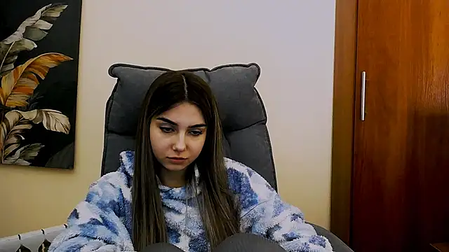 Snapshot of Lili_magic chatting on 03/06/25, 04:49 Lili magic online show from 03/06/25, 04:49