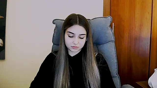 Snapshot of Lili_magic chatting on 03/20/25, 04:09 Lili magic online show from 03/20/25, 04:09