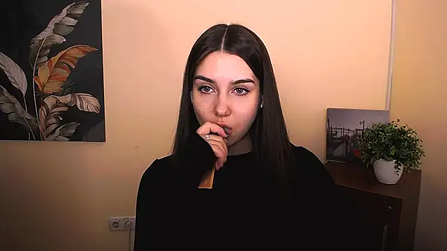 Snapshot of Lili_magic chatting on 09/24/25, 12:30 Lili magic online show from 09/24/25, 12:30