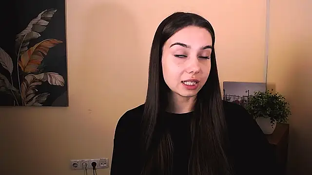 Snapshot of Lili_magic chatting on 09/28/25, 12:43 Lili magic online show from 09/28/25, 12:43