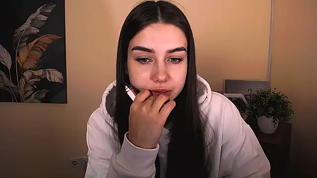 Snapshot of Lili_magic chatting on 10/08/25, 07:17 Lili magic online show from 10/08/25, 07:17