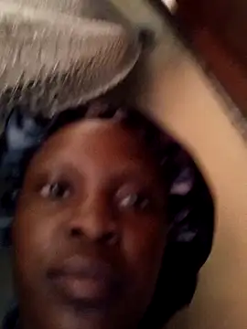 Snapshot of pretty_amaal chatting on 12/21/24, 05:03 pretty amaal online show from 12/21/24, 05:03