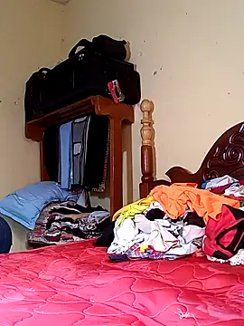 Snapshot of pretty_amaal chatting on 01/01/25, 03:03 pretty amaal online show from 01/01/25, 03:03