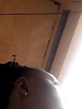 Snapshot of pretty_amaal chatting on 02/21/25, 04:18 pretty amaal online show from 02/21/25, 04:18