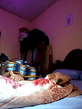 Snapshot of pretty_amaal chatting on 09/30/25, 05:56 pretty amaal online show from 09/30/25, 05:56