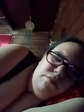 Snapshot of gatitabuena-90 chatting on 02/19/26, 06:53 gatitabuena-90 online show from 02/19/26, 06:53