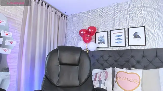 emma  smith1 online show from 02/15/25, 12:22