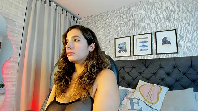 emma  smith1 online show from 02/20/25, 03:41