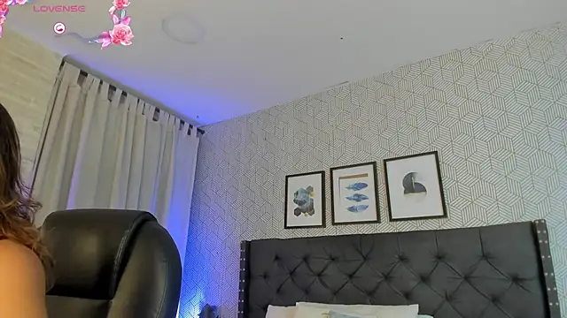 emma  smith1 online show from 03/15/25, 12:24