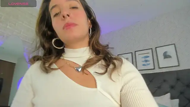 emma  smith1 online show from 03/19/25, 12:23