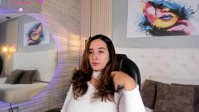 emma  smith1 online show from 09/19/25, 12:28