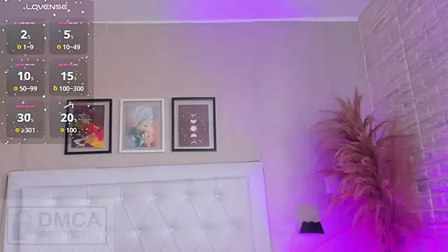 emma  smith1 online show from 04/22/26, 12:28