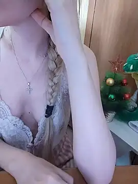 Snapshot of Elza_kom chatting on 12/28/24, 05:23 Elza kom online show from 12/28/24, 05:23