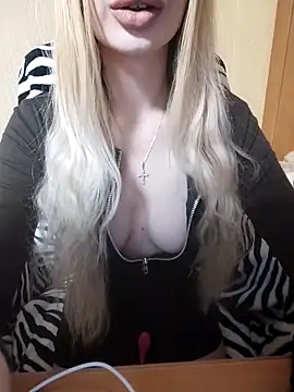 Snapshot of Elza_kom chatting on 02/18/25, 11:33 Elza kom online show from 02/18/25, 11:33
