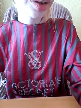 Elza kom online show from 12/15/25, 05:12