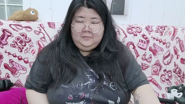 Nadine asian online show from 02/15/26, 06:21