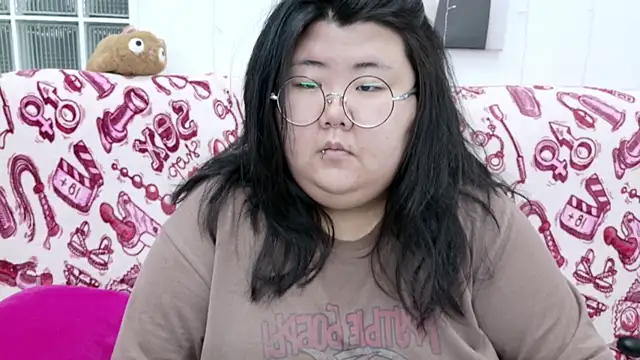 Nadine asian online show from 03/03/26, 09:04