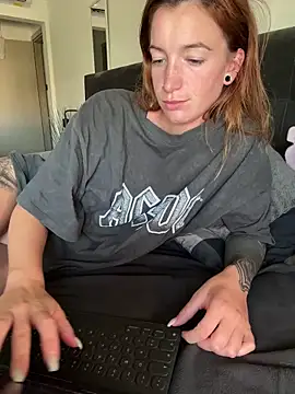 Snapshot of Laurahorney_xo chatting on 09/12/25, 08:25 Laurahorney xo online show from 09/12/25, 08:25