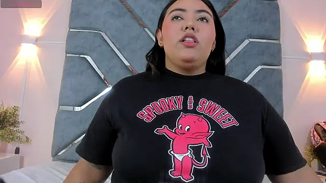 LucciaPorter online show from 04/19/26, 02:49