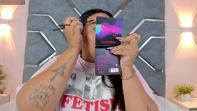 LucciaPorter online show from 04/20/26, 01:36