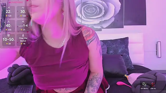 Snapshot of isabella_simons chatting on 10/19/25, 02:34 isabella simons online show from 10/19/25, 02:34