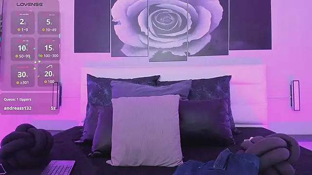 Snapshot of isabella_simons chatting on 10/28/25, 02:37 isabella simons online show from 10/28/25, 02:37