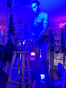 luvs2cumm69 online show from 02/03/25, 10:58