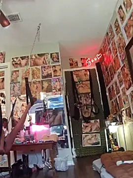 luvs2cumm69 online show from 02/25/25, 05:15