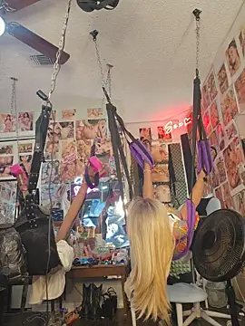 luvs2cumm69 online show from 03/28/26, 07:08