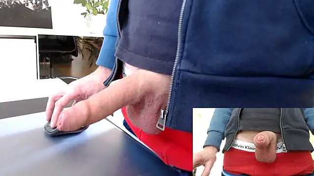 Snapshot of sperma_tributes chatting on 02/18/25, 11:00 sperma tributes online show from 02/18/25, 11:00