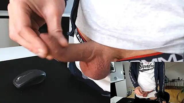 Snapshot of sperma_tributes chatting on 09/26/25, 05:55 sperma tributes online show from 09/26/25, 05:55