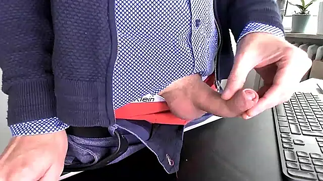 Snapshot of sperma_tributes chatting on 10/06/25, 07:50 sperma tributes online show from 10/06/25, 07:50